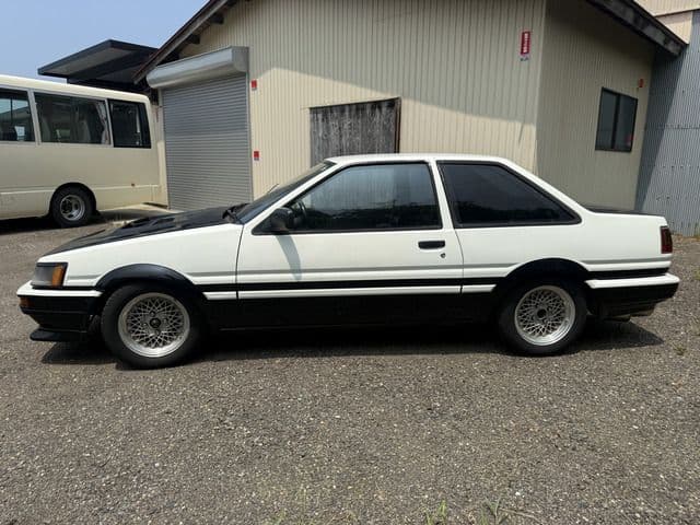 Car thumbnail 4