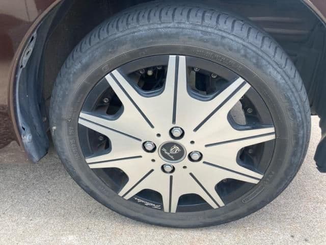 Car thumbnail 3