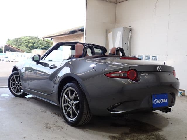 Car thumbnail 3