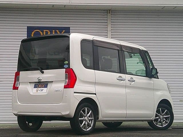 Car thumbnail 3