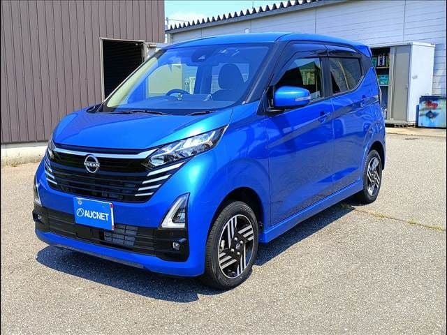 NISSAN
