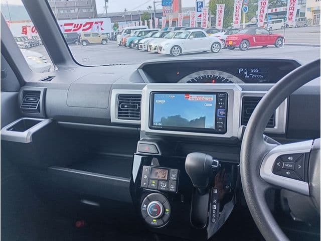 Car thumbnail 4