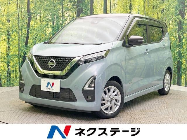 NISSAN