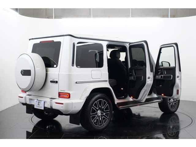 Car thumbnail 3