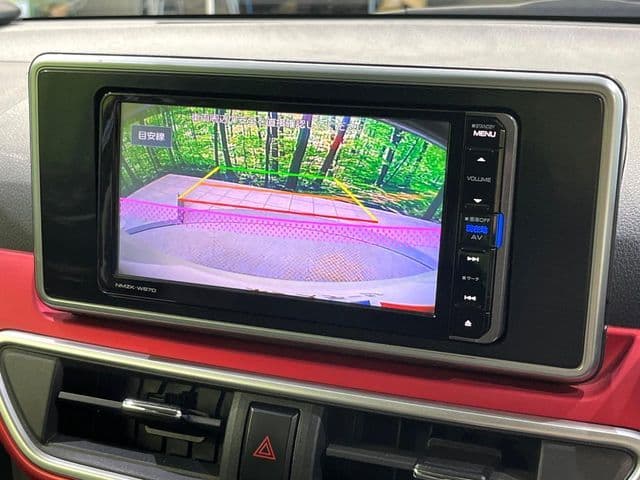 Car thumbnail 4