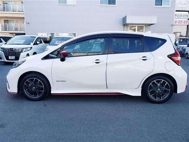 Car thumbnail 4