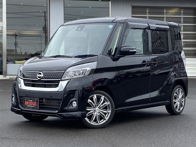 NISSAN