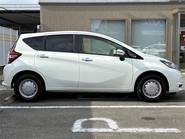Car thumbnail 4