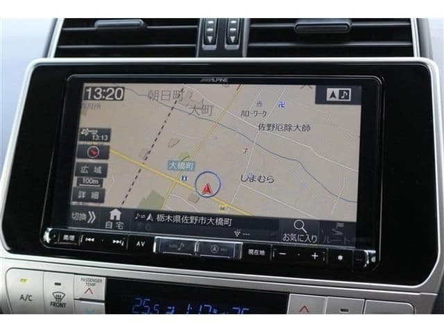 Car thumbnail 3