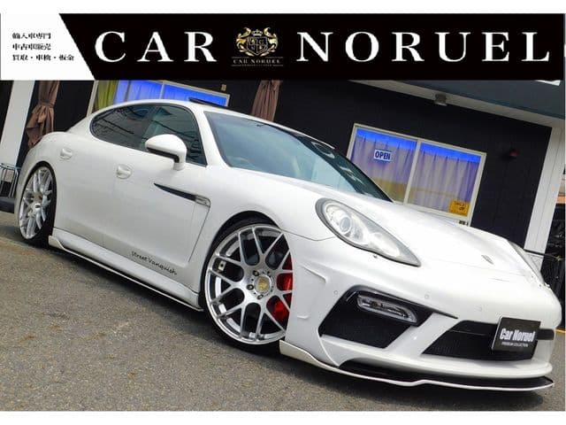 PORSCHE
