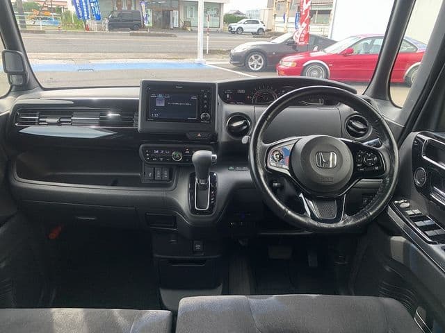 Car thumbnail 3