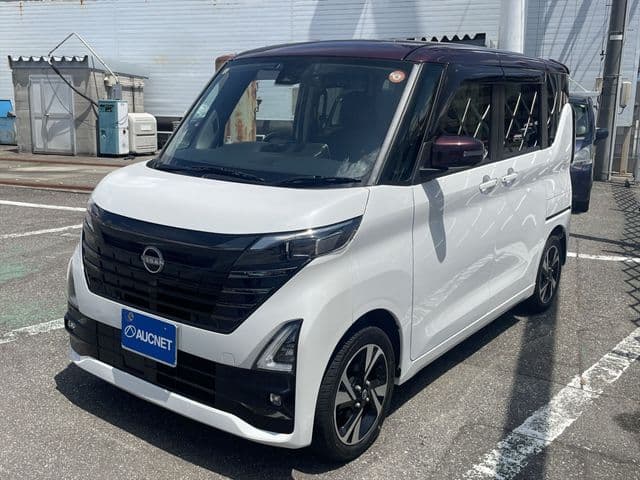 NISSAN