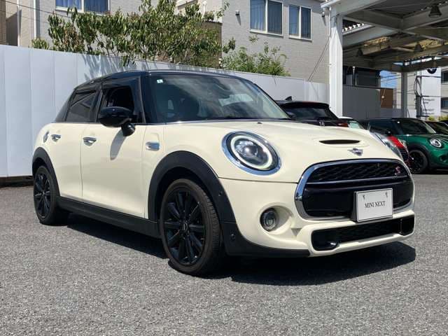 Car thumbnail 4