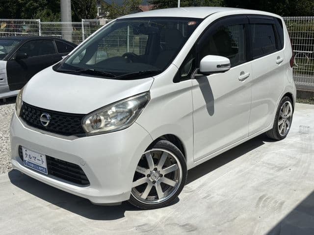 NISSAN