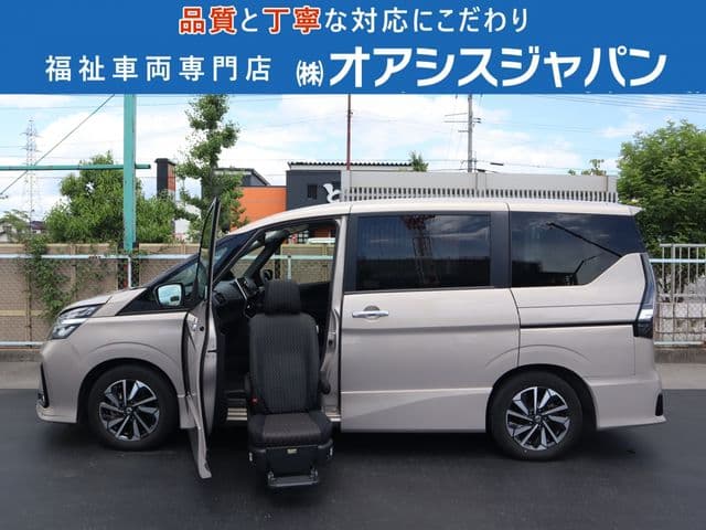 NISSAN