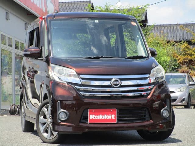 NISSAN