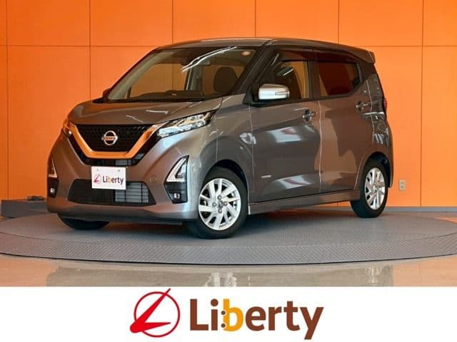 NISSAN
