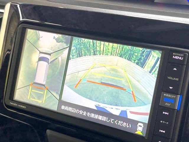 Car thumbnail 4