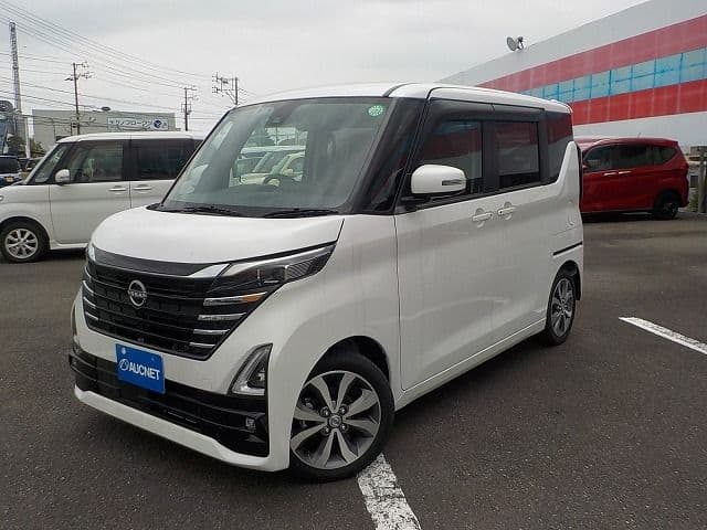 NISSAN