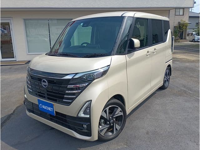 NISSAN