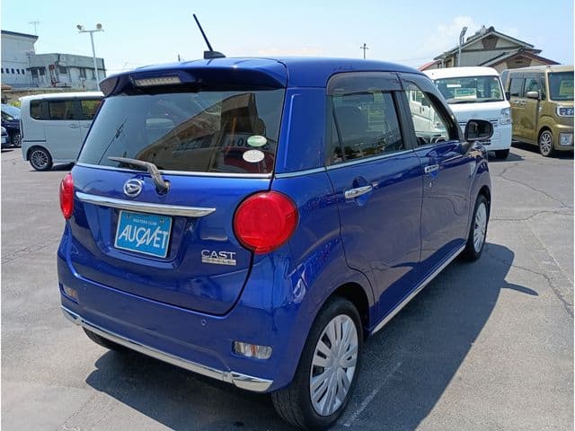 Car thumbnail 4