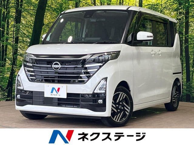 NISSAN