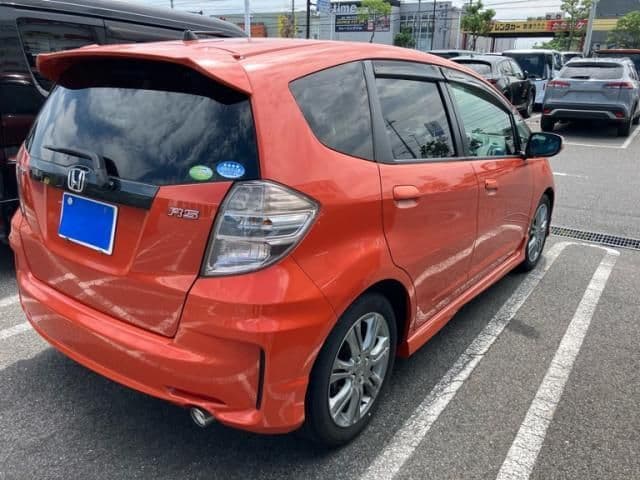 Car thumbnail 3