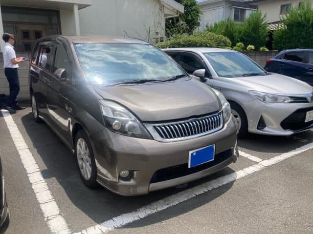 TOYOTA Isis