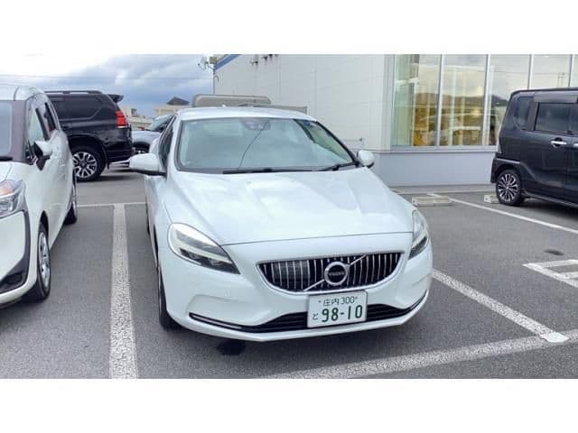 VOLVO VOLVO V40