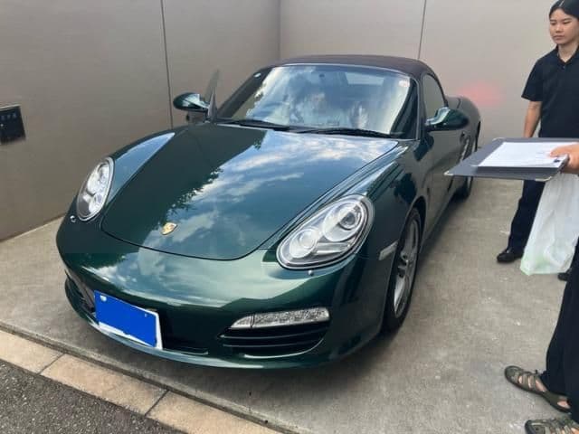 PORSCHE
