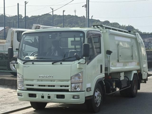 ISUZU