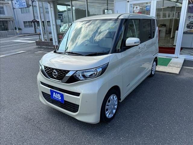 NISSAN