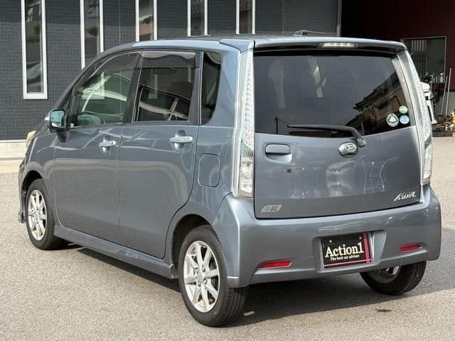 Car thumbnail 4