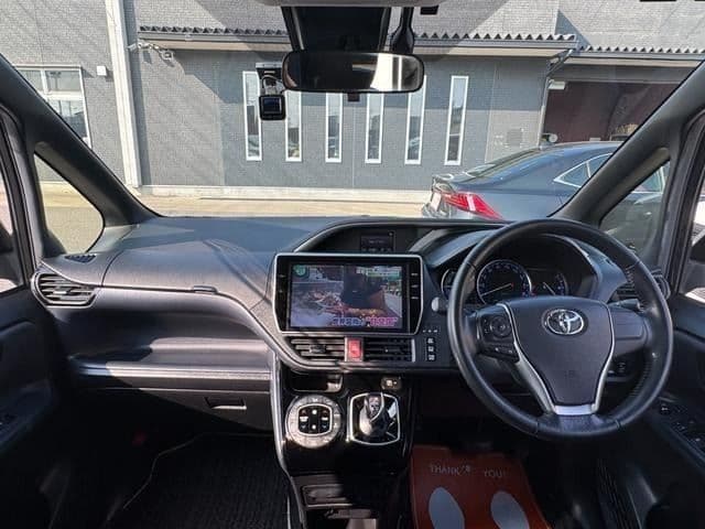Car thumbnail 2
