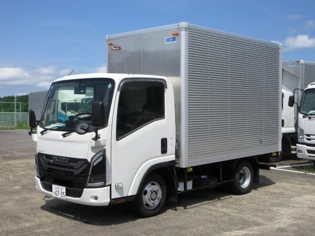 ISUZU