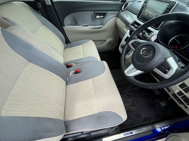Car thumbnail 4