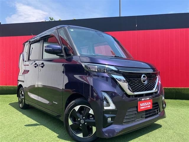 NISSAN