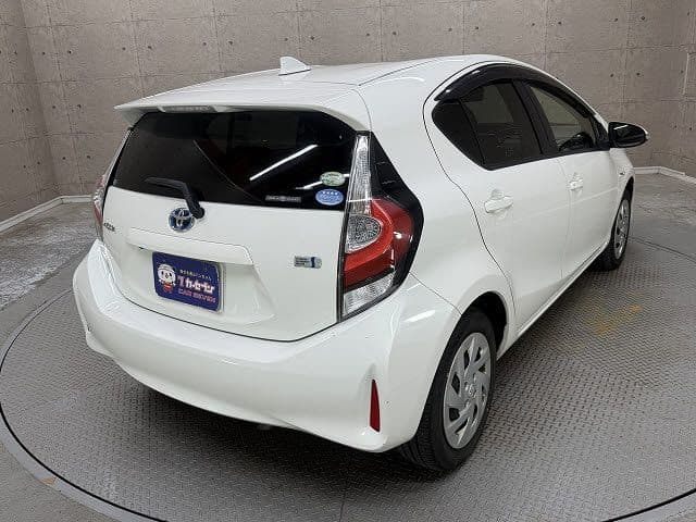 Car thumbnail 4
