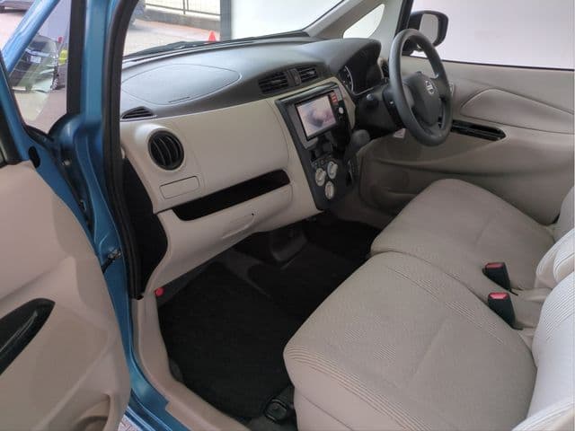 Car thumbnail 3