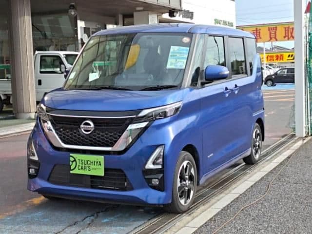 NISSAN