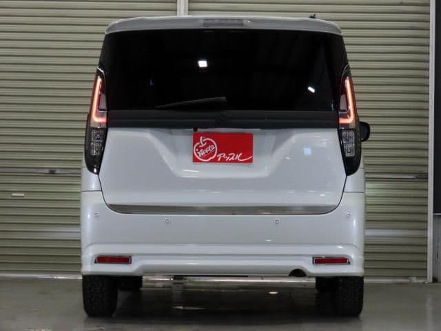 Car thumbnail 4