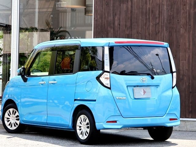 Car thumbnail 3