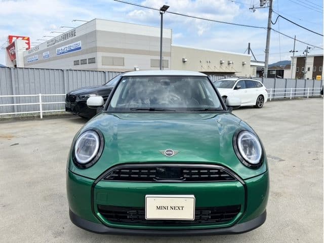 Car thumbnail 4