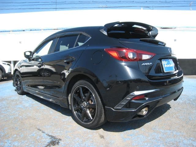 Car thumbnail 3