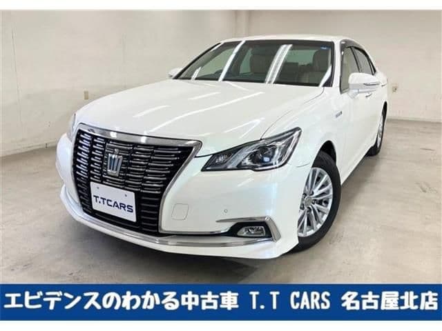 TOYOTA CROWN sedan hybrid