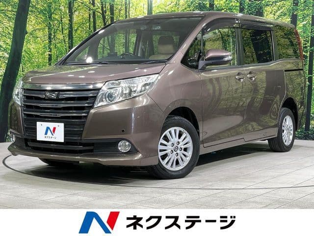 TOYOTA NOAH 4WD