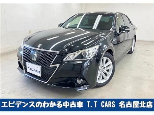 TOYOTA CROWN sedan hybrid