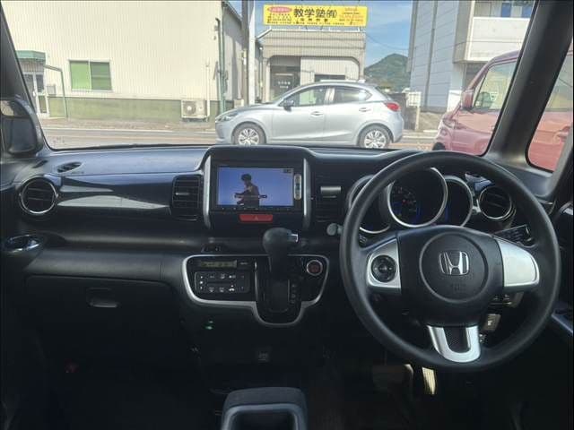 Car thumbnail 3