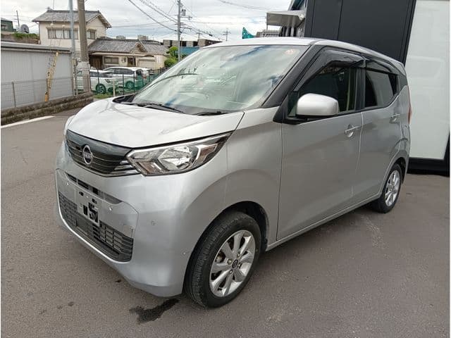NISSAN