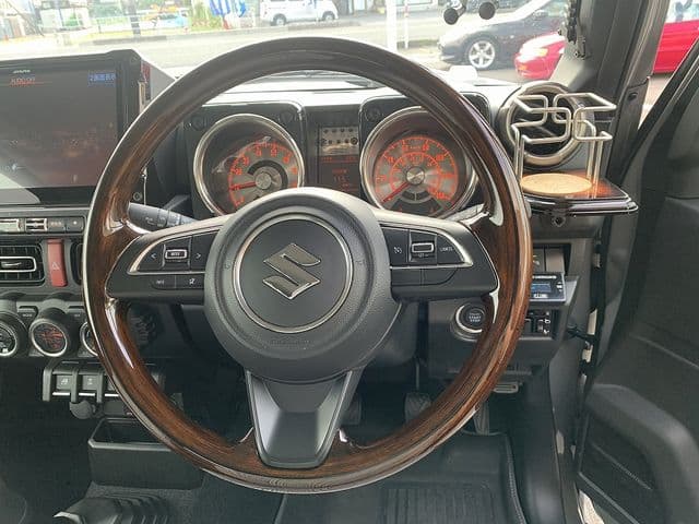 Car thumbnail 4